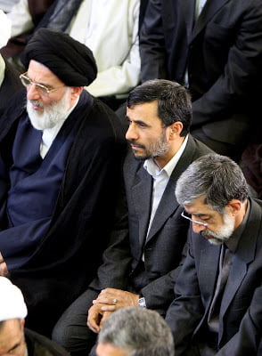 Παιχνίδι εξουσίας συντηρητικών-μετριοπαθών στο Ιράν