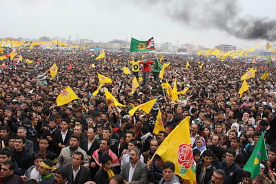 Οκτακόσιες χιλιάδες άτομα γιορτάζουν το Νεβρόζ στο Ντιγιαρμπακίρ