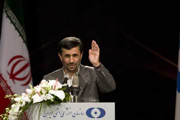 Το Ιράν καλωσορίζει τον διάλογο με τις έξι δυνάμεις για το πυρηνικό του πρόγραμμα