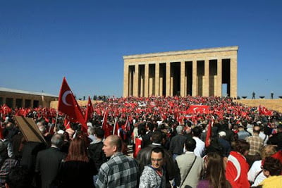 O φασισμός ρίζωσε στην Τουρκία