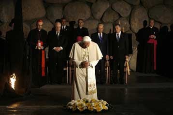Καταδίκασε την άρνηση του Ολοκαυτώματος ο Πάπας από την Ιερουσαλήμ