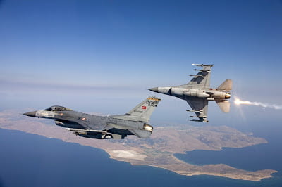 Τουρκικά F-16 εναντίον ιταλικού ελικοπτέρου στον Εβρο