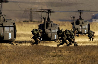 Νέο ρεκόρ για τις παγκόσμιες στρατιωτικές δαπάνες
