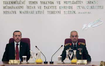 Αλλαγή φρουράς στην ηγεσία του Ναυτικού και της Αεροπορίας στην Τουρκία