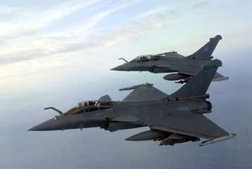 Δύο μαχητικά αεροσκάφη Rafale κατέπεσαν ανοιχτά της Γαλλίας