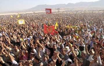 Ομάδα Κούρδων ανταρτών και προσφύγων παραδόθηκε ειρηνικά στις τουρκικές Αρχές.Κίνηση καλής θέλησης