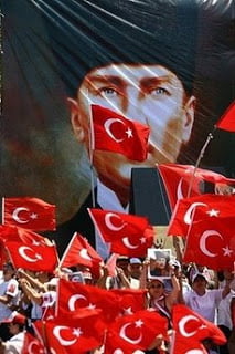 Συζήτηση για τον Κεμαλισμό, το Ισλάμ και τη Δημοκρατία στην Τουρκία