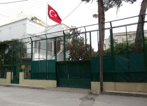 Απειλές Τούρκων σε περίπτωση που κλείσει το τουρκικό προξενείο Κομοτηνής