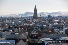Πώς τα παιχνίδια δισεκατομμυριούχων επιχειρηματιών από την Ισλανδία χρεοκόπησαν τη χώρα