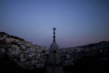 Εμπρησμό από εβραίους εποίκους σε τέμενος καταγγέλλουν οι Παλαιστίνιοι
