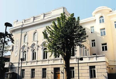 Βελιγράδι: Αθώοι οι έξι που είχαν επιτεθεί με μολότοφ στην ελληνική πρεσβεία