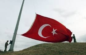 «Άδικη» χαρακτήρισε ο γ.γ. του ΝΑΤΟ τη μεταχείριση της Τουρκίας από την ΕΕ