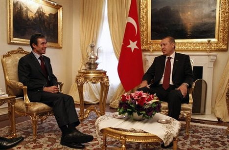 O Γενικός Γραμματέας του ΝΑΤΟ Ράσμουσεν παζάρευε με την Τουρκία την λειτουργία του Roj-Tv