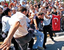 Στη Βοσνία, τα Σκόπια, τη Βουλγαρία, τη Γάζα και τη Θράκη ‘υποστηρικτές’ των αθρωπίνων δικαιωμάτων, στην Τουρκία βάρβαροι, φασίστες και γενοκτόνοι