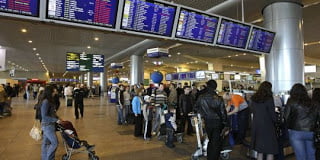 Μόσχα: Αστυνομικοί εκβίαζαν επιβάτες στο αεροδρόμιο Domodedovo