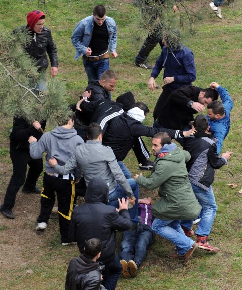 ΠΓΔΜ: Επεισόδια μεταξύ “Σλαβομακεδόνων” και Αλβανών στα Σκόπια