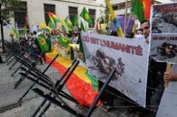 Βρυξέλλες: Κουρδική διαδήλωση κατά των τουρκικών αεροπορικών επιδρομών στο Βόρειο Ιράκ