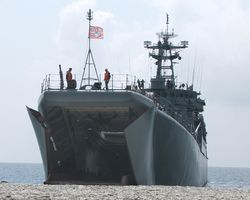 Μεγάλο αποβατικό πλοίο της Ρωσίας έφτασε στην Κέρκυρα