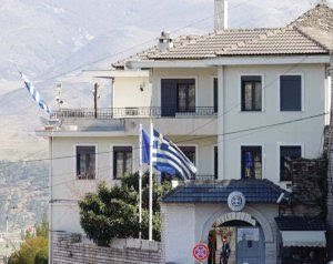 Το Ελληνικό Προξενείο Αργυροκάστρου σταματάει την επιχορήγηση μετακίνησης των βορειοηπειρωτών μαθητών – οι Ιταλοί κάνουν πάρτυ στο Αργυρόκαστρο