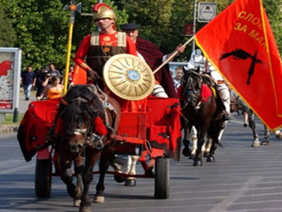 Σκληρή κριτική της αξιωματικής αντιπολίτευσης στον Γκρούεφσκι