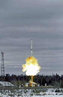 Ρωσία: επιτυχής εκτόξευση διηπειρωτικού βαλλιστικού πύραυλου Τοπόλ