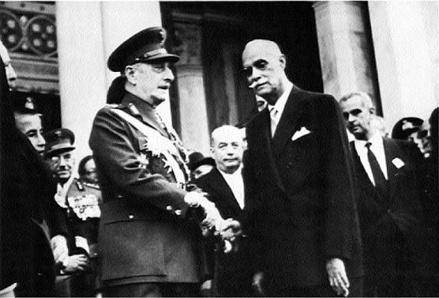 Από τον Παπανδρέου το 1944, στον Παπάγο το 1952, ορκίσθηκαν σε 8 χρόνια συνολικά  26 κυβερνήσεις  με 14 πρωθυπουργούς!