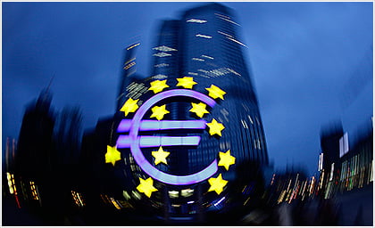 Σενάρια για «απεριόριστες» αγορές ομολόγων από ΕΚΤ
