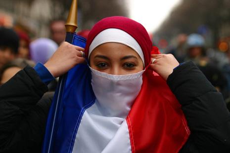 Στο Παρίσι διοργανώθηκε αντιισλαμική διαδήλωση