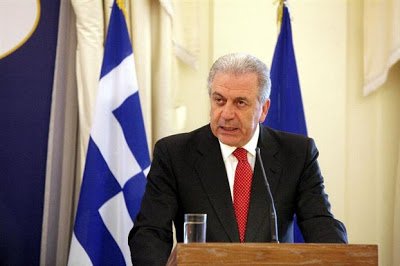 Μεγάλο σκάνδαλο: Ελληνίδα διπλωμάτης αποκαλεί δημοσίως τον Μουράτ Καραγιλάν “μακελάρη”