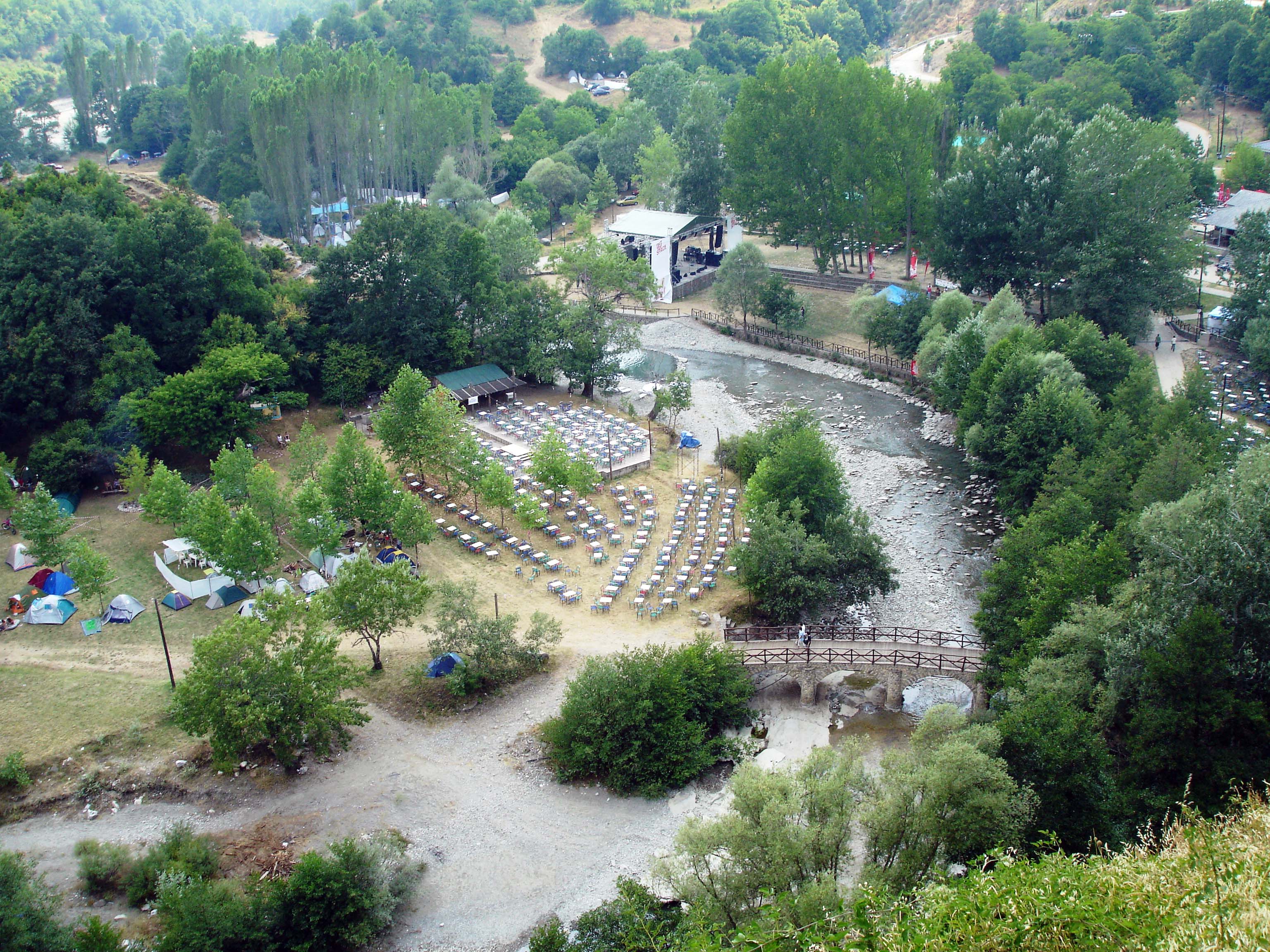 Όσοι βρεθείτε στη Βόρεια Ελλάδα, να πάτε στο River Party, στο Νεστόριο Καστοριάς