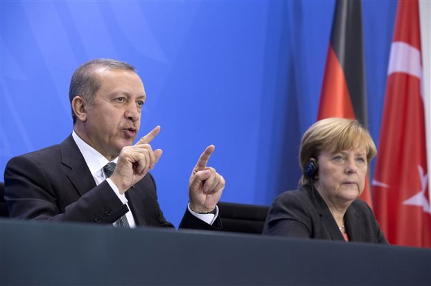Μέρκελ: Επιφυλακτική για πλήρη ένταξη της Τουρκίας στην ΕΕ