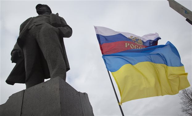 Καταδίκη εθνικισμού-νεοφασισμού στη δυτική Ουκρανία ζητά ο Λαβρόφ