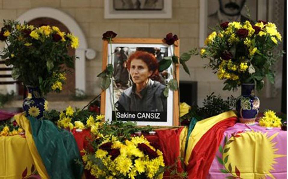 Spiegel: Εμπλοκή της τουρκικής ΜΙΤ στην τριπλή δολοφονία Κούρδων ακτιβιστριών στο Παρίσι