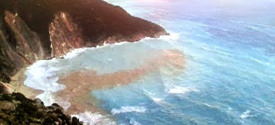 Κεφαλονιά: Νέες καταστροφές στην παραλία του Μύρτου – Έπεσαν βράχια άνοιξαν νέες χαράδρες [Εικόνες]