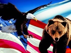 Μεταξύ του αμερικανικού αετού και της ρωσικής αρκούδας…