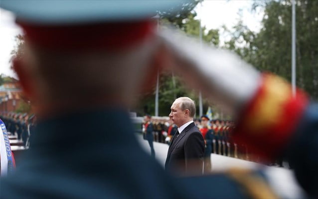 Αίτημα Πούτιν να ανακληθεί το διάταγμα για επέμβαση ρωσικού στρατού στην Ουκρανία