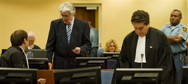 Διεθνές Δικαστήριο: Ο εισαγγελέας ζητά ισόβια για τον Κάρατζιτς