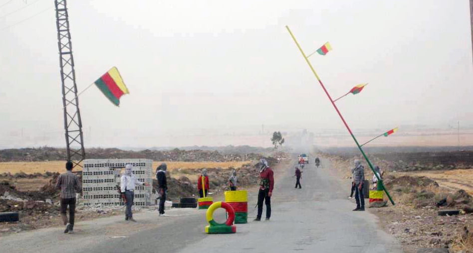 Οι δυνάμεις του Ισλαμικού Κράτους προωθούνται προς την κουρδική πόλη Κομπάνι μετά τις αεροπορικές επιδρομές