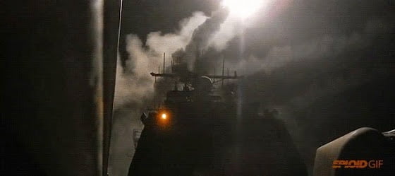 Το Πολεμικό Ναυτικό των ΗΠΑ εγκαινιάζει τους πυραύλους Τόμαχοκ εναντίον της ISIS [Βίντεο]