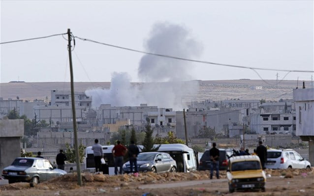 Συρία-Ιράκ: Παρατείνεται η πολιορκία της Κομπάνι, 41 παιδιά νεκρά σε βομβιστική επίθεση στη Χομς