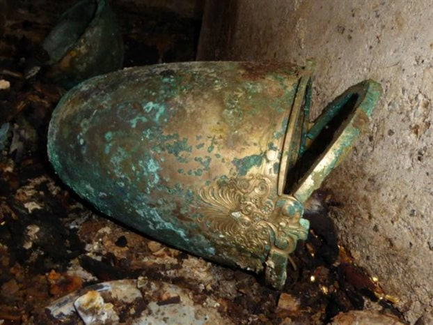 Εντυπωσιακά ευρήματα σε ασύλητο τάφο στη Βεργίνα