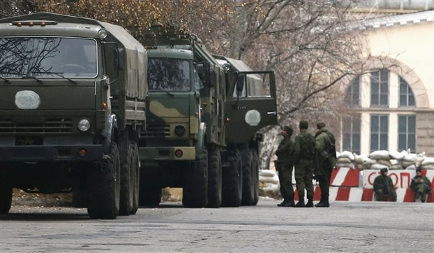Θέσεις μάχης λαμβάνει ο στρατός στην ανατολική Ουκρανία