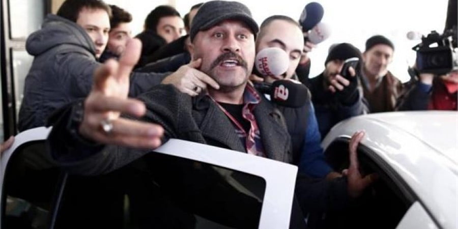 Τουρκία: Χειροπέδες στον διευθυντή της εφημερίδας Ζαμάν