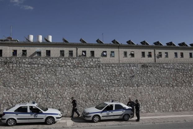 Ψάχνουν τέσσερις αλβανούς εκτελεστές για 20 «συμβόλαια θανάτου»