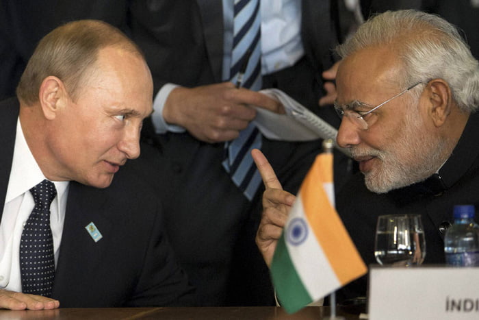 Εξοπλισμοί-ενέργεια: «Αναθέρμανση» της σχέσης Ινδίας-Ρωσίας