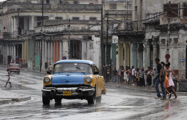 FT : Γιατί ο Ομπάμα άναψε το …πούρο της ειρήνης με την Κούβα