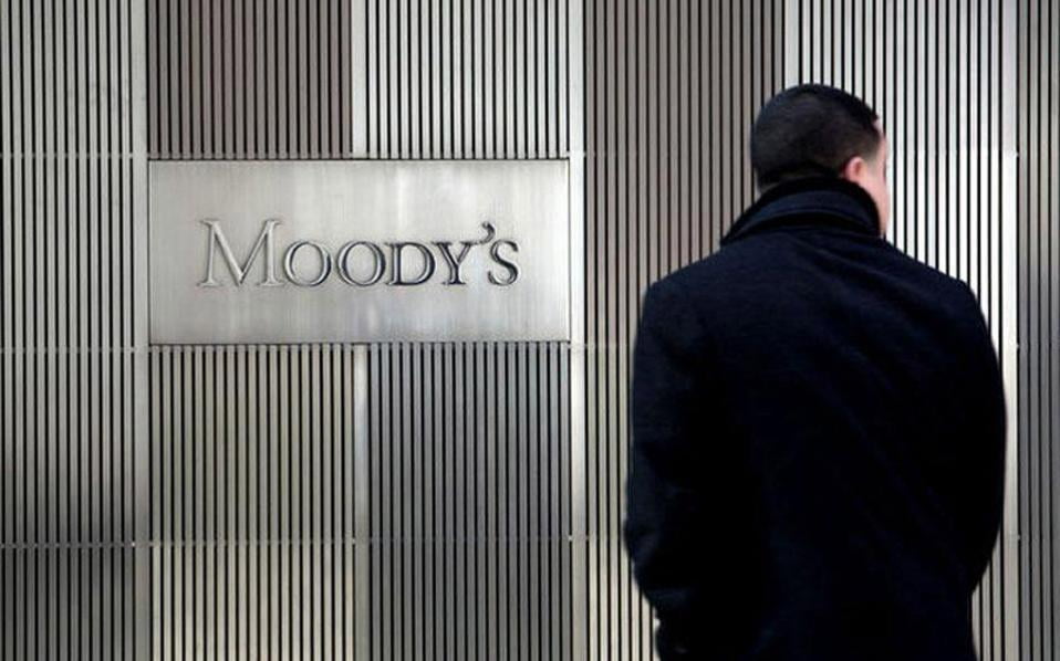 Moody’s: «Aρνητικό πιστωτικό γεγονός» οι πρόωρες εκλογές