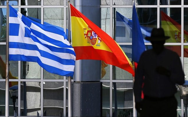 WSJ: Η Ελλάδα ίσως θυσιαστεί για να σωθεί η Ισπανία