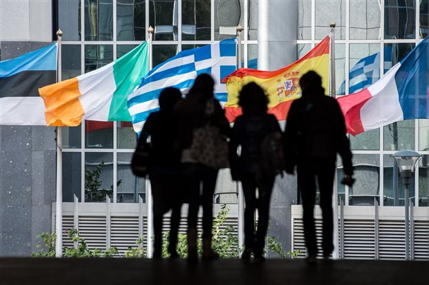 Bloomberg: Η Ελλάδα είναι εκτεθειμένη σε πέντε «άβολες πραγματικότητες»
