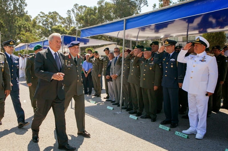 Μετά το σκάνδαλο με τα 8 εκατομμύρια εμβόλια, τώρα ο Αβραμόπουλος κλείνει “δουλειές” δυο δις. Γιατί;